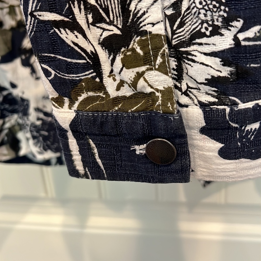 Christopher & Banks light weight jacket. - Picture 7 of 10